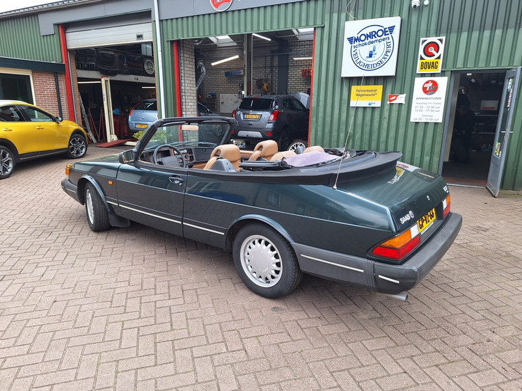 Saab 900